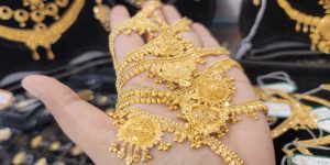 mơ thấy vàng đánh con gì